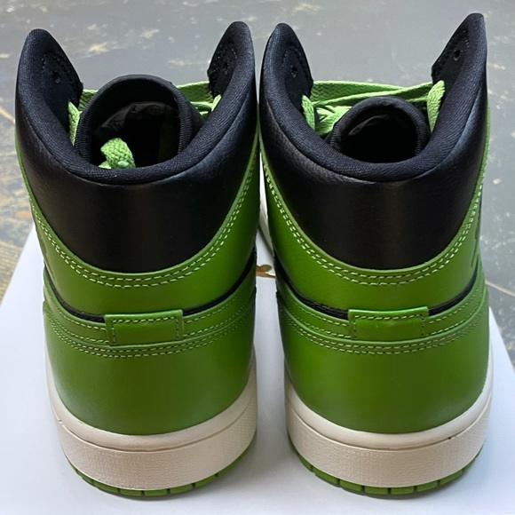 Air Jordan 1 Mid Retro Altitude Green BQ6472-031 WMNS Black - Picture 6 of 11